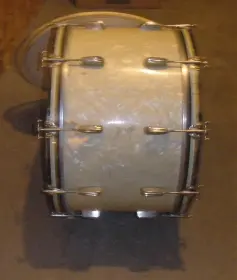 Slingerland Bass Drum, 50s vintage, 24&quot; ???