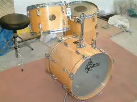 is my gretsch a fake? Help me pls