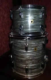 ludwig 14x14 and 8x12 60s blue oyster.. Swap for black oyster??