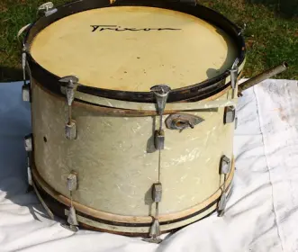 For Sale - Vintage Trixon 1950s in white marine pearl for restoration project