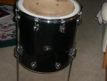 Help! Does anyone have a pacific floor tom??