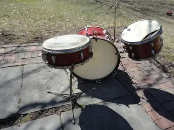 Very early Pearl set- interesting hardware!