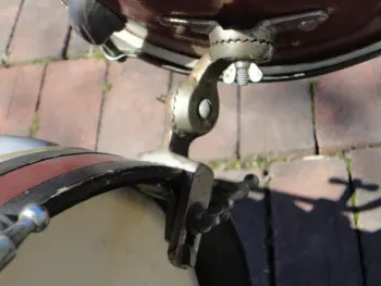 Very early Pearl set- interesting hardware!