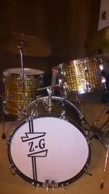 I may have solved my Zim-Gar bass head logo quandry