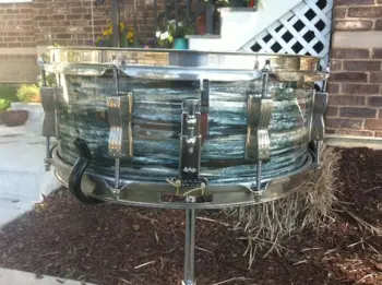1965 Ludwig Jazzfest in Blue Oyster: Hardware Question.