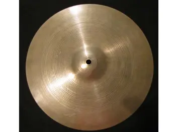 What's up with these Avedis hi-hats?