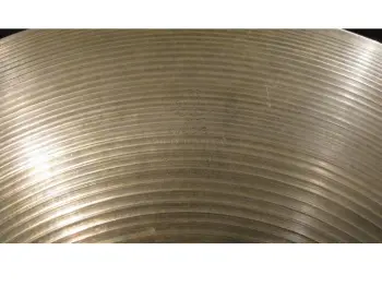 What's up with these Avedis hi-hats?