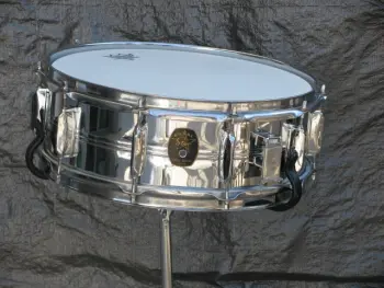Expert help needed to identify another 5-piece vintage pawn shop beauty!!!!!!!