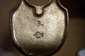 ID an old bass drum pedal