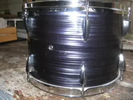 Can you help me identify these drums?