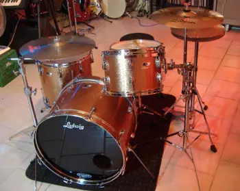 Tom on snare stand
