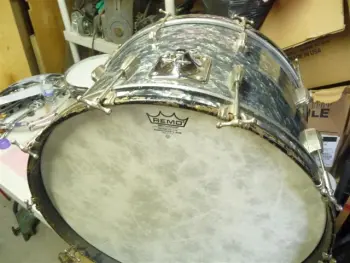 Late 40's Slingerland outfit?