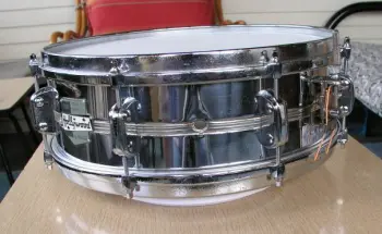 Super rare Meazzi Hollywood 8 lug snare! $350 plus ship............
