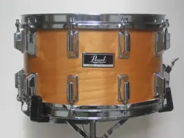 Can you help me identify this Pearl Snare Drum?