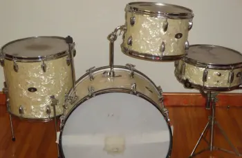 Vintage Prestige 'mij&quot; White Mother Pearl 4 Pc Set