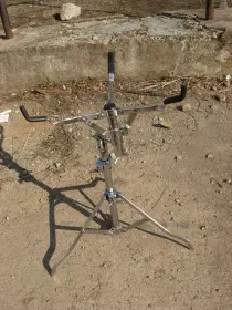 Is this Rogers snare stand?