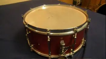 Help Identifying Ludwig Snare?