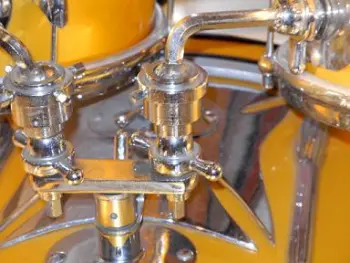 Strange mounting plate on Moon kit