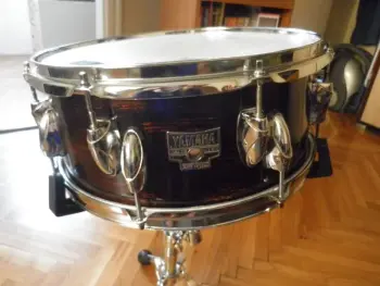 yamaha 1970's ??? Which wood please or something... Please