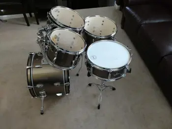 5 piece Pearl Roadshow Jazz/Bop Kit with extra 12&quot; tom and upgrades