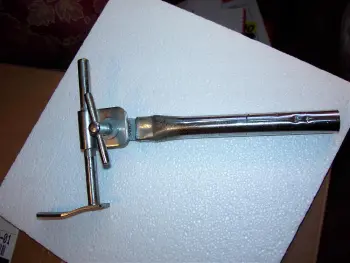 MIJ-MIA Bass Drum center post tom mount with spade mount