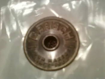 TRADE-GRETCH 1960's ROUND BADGE SNARE