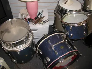Looking for a hunk of MIJ aqua marine sparkle drum wrap