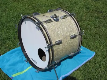 Rogers Holiday Cleveland 20&quot; WMP Bass Drum - White Marine Pearl Vintage