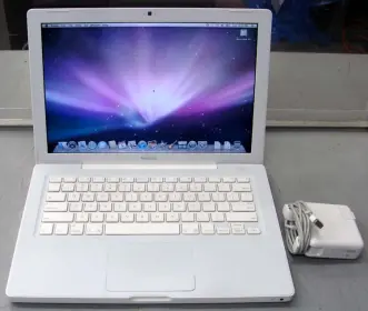 Apple Macbook for trade! 2.0Ghz 1GB RAM, 80GB HD, 13.3&quot; display, EXCELLENT SHAPE!