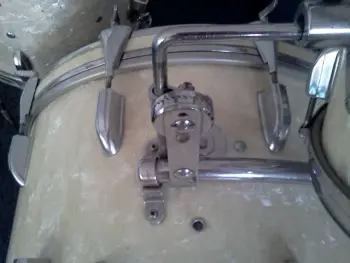 Help, Which brand is this vintage drumkit.