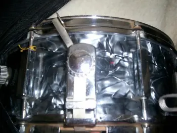 Pearl snare drum