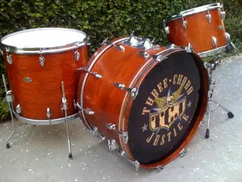 Looking for 70's Super Classic kit w/24&quot; kick SD/LA area. See pic.