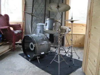 Cleveland era Steel Grey Ripple Rogers Tower Kit with matching Powertone Snare