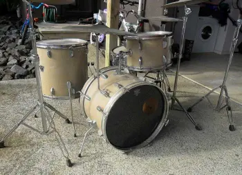 Saved drums from trash