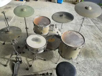 Saved drums from trash