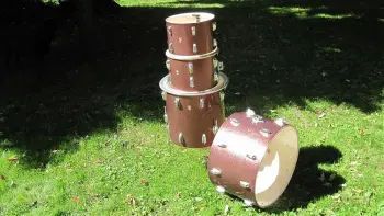 Ludwig Burgundy Sparkle