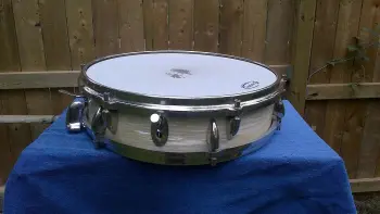 Mint condition late 50's Trowa piccolo snare drum