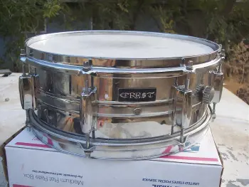 1960's CREST C.O.S. 5.5x14 snare drum
