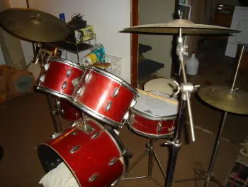 Hi! New here and looking for advice on a 1965 Slingerland kit