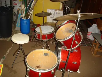 Hi! New here and looking for advice on a 1965 Slingerland kit