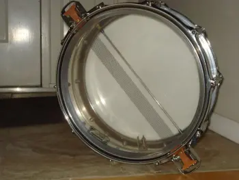 exceptionally CLEAN pre- serial Ludwig Super-Sensitive snare!