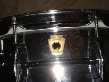 exceptionally CLEAN pre- serial Ludwig Super-Sensitive snare!