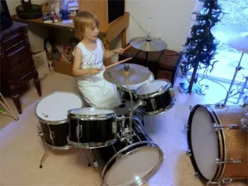 Who has the smallest kit?  (square ft)