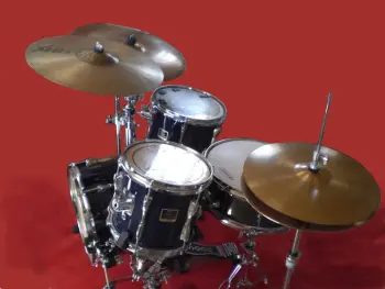 Who has the smallest kit?  (square ft)