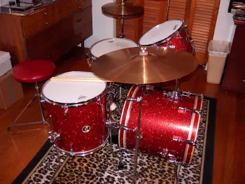 Who has the smallest kit?  (square ft)