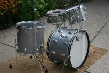 It's the &quot;show off your Rogers drums&quot; thread!