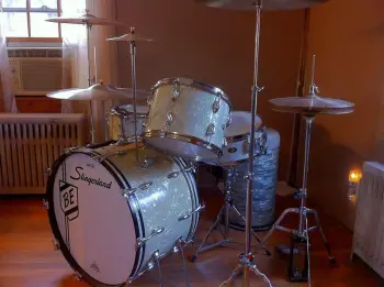 JD McPherson - check out his drummer