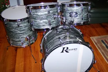 It's the &quot;show off your Rogers drums&quot; thread!