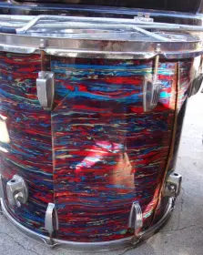 Im psyching over this Psychedelic red mistery!!!...Help!