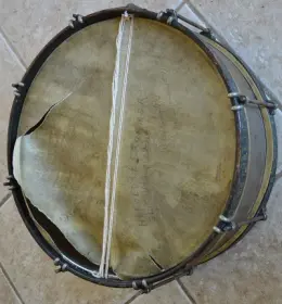 Old snare drum, no markings